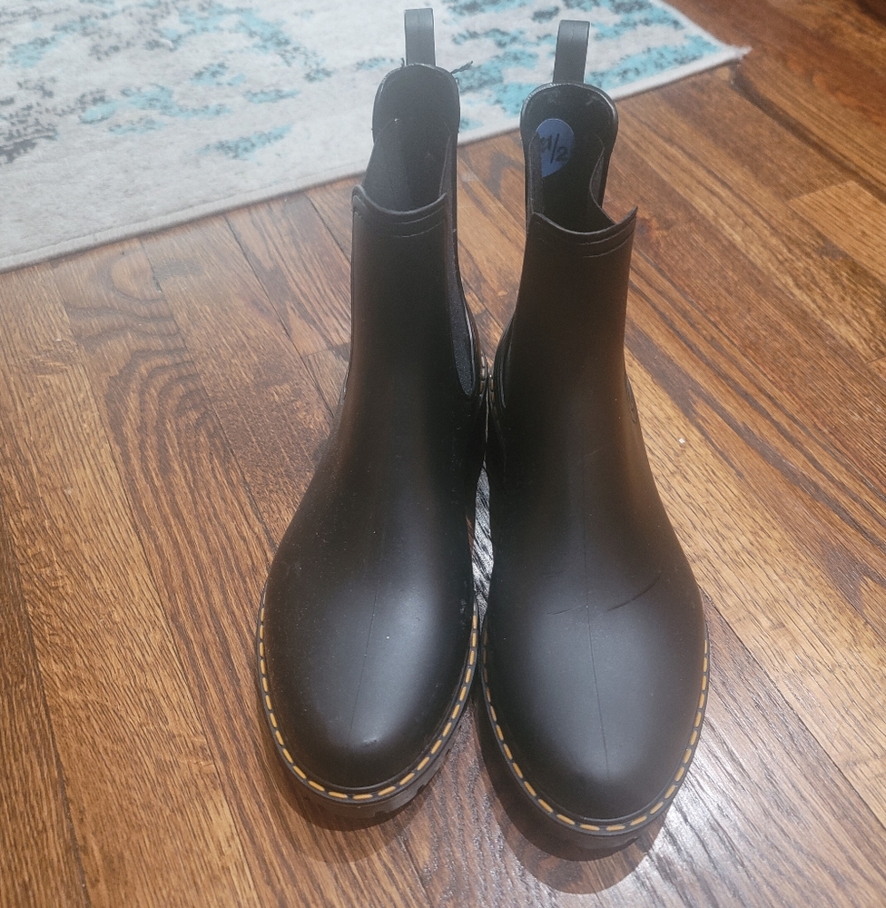 Faux leather Rain Boots Size 7.5